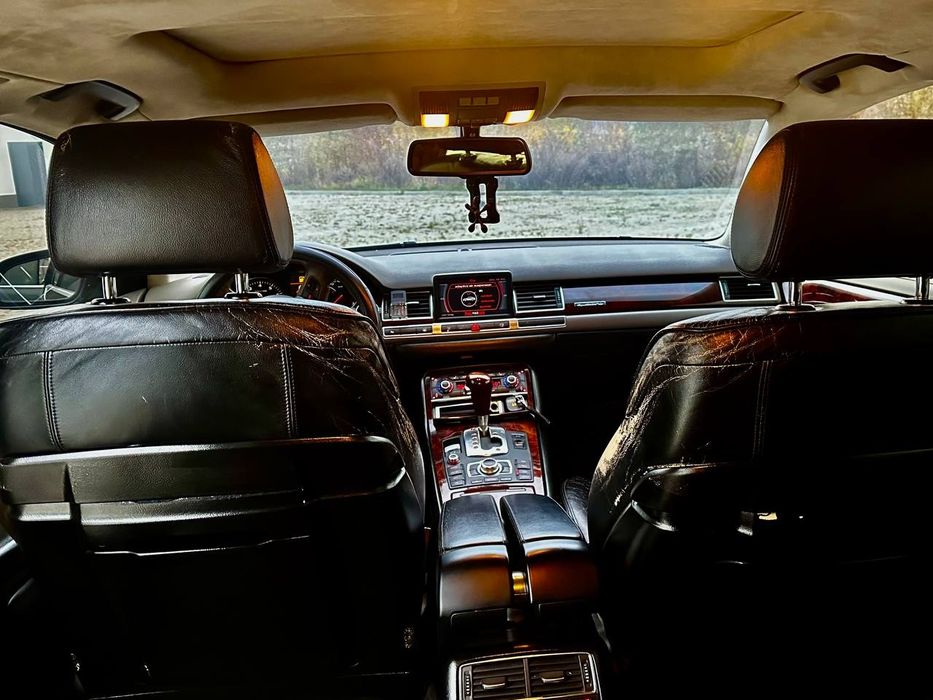 Продам Audi A8, D3, дв. 4.2 quattro