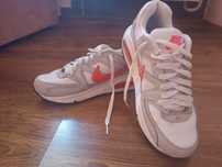 Продаються аір макси (Nike)