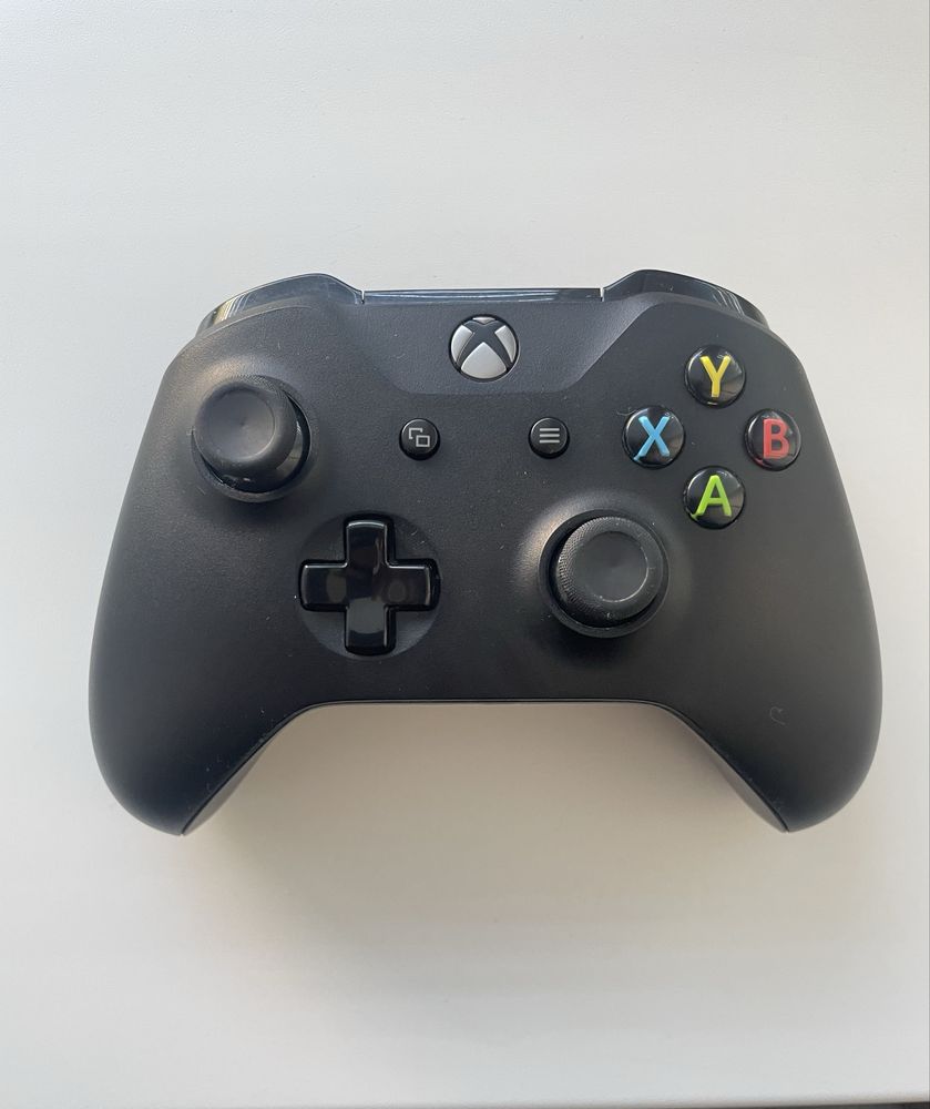 Продам Xbox One S на 1B, ідеальний стан.