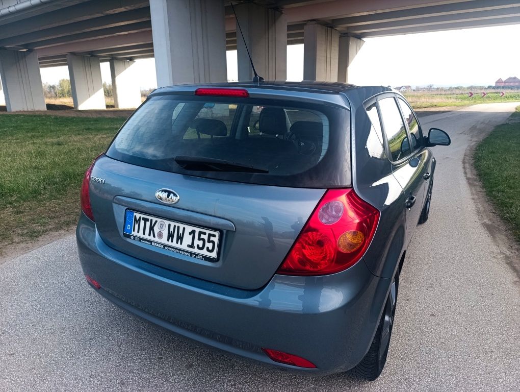 Kia Cee'd 1.4 benzyna klima Zadbana org przebieg Niemcy gwarancja