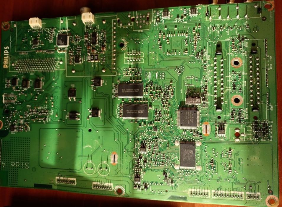 Деталі телевізорів Philips  та інші.