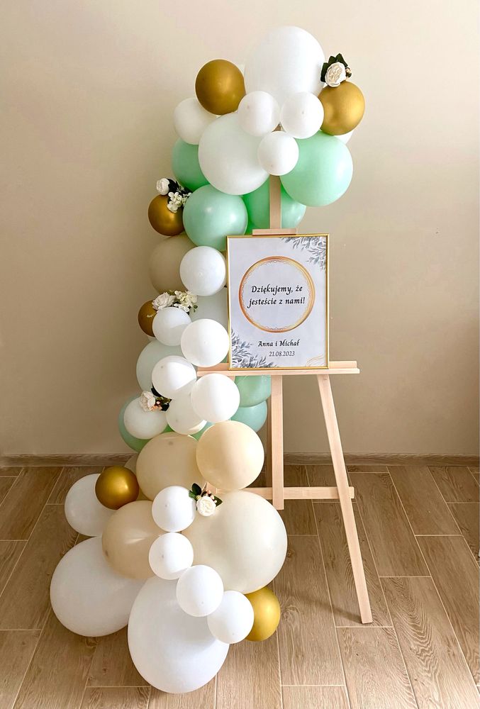 Dekoracja balonowa (sztaluga) na przywitanie gości. Dekoracja weselna