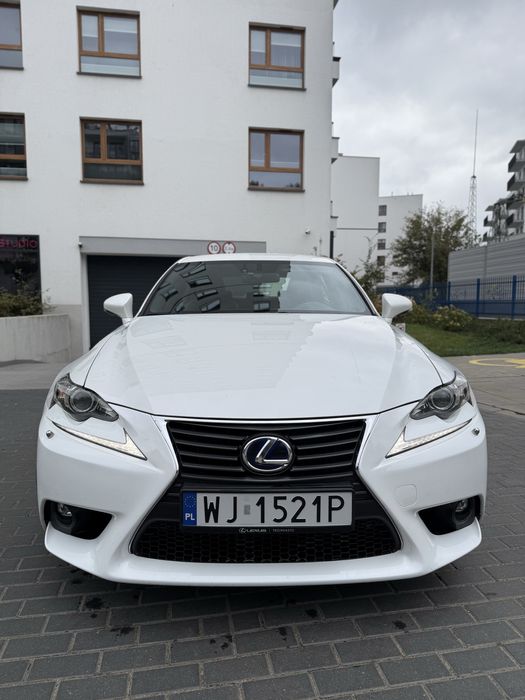 Sprzedam lexus is300h Hybryda Polski salon