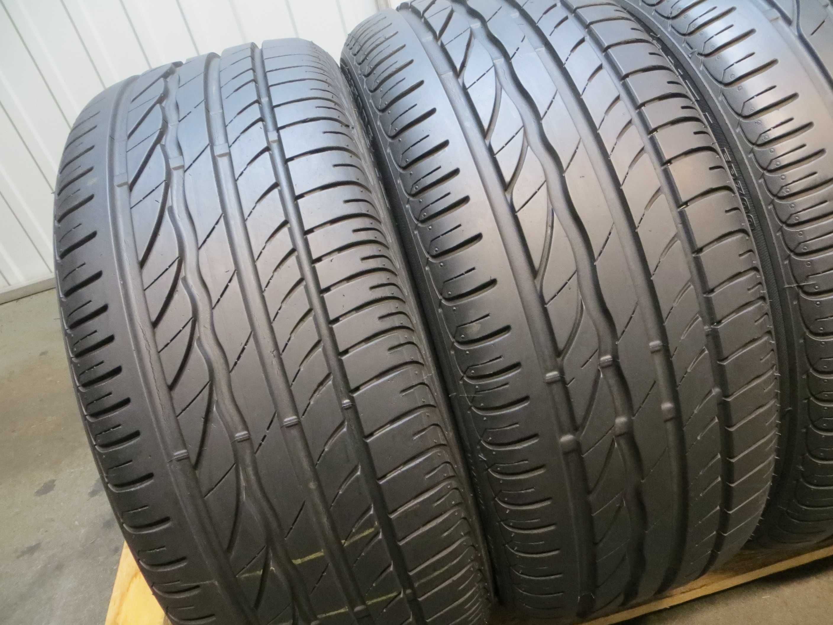 Opony letnie Bridgestone 215/45/16 cena za 4 szt.