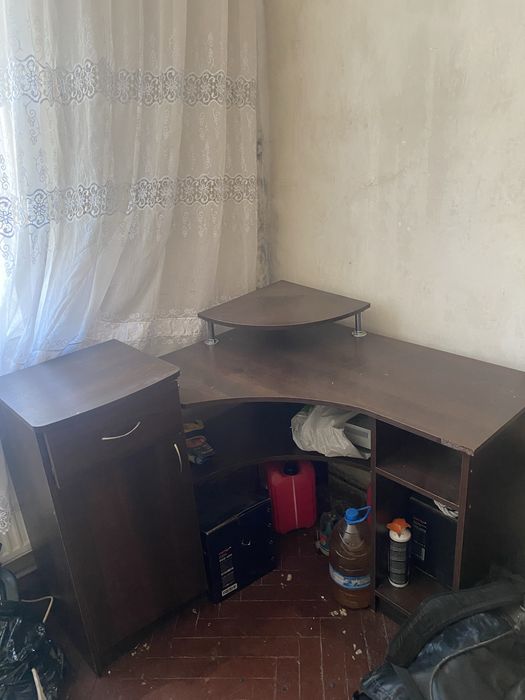 Компʼютерний стіл