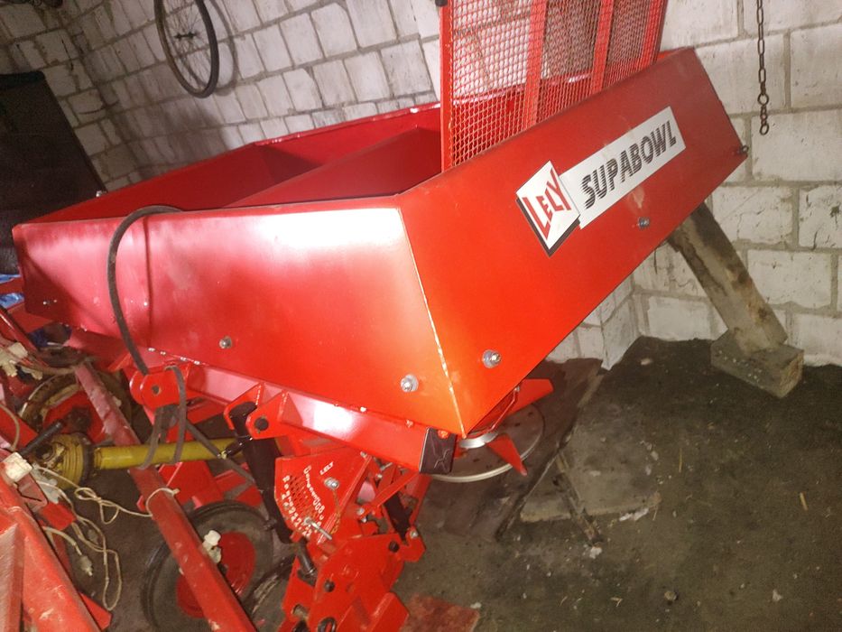 Rozsiewacz do nawozów LELY Centerliner