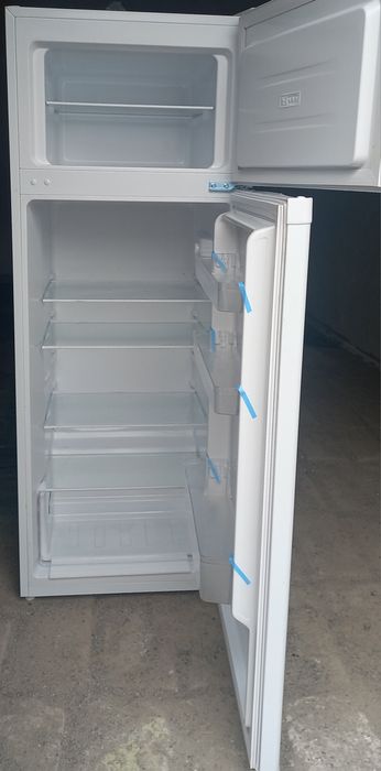 Новий холодильник місяць назад купували