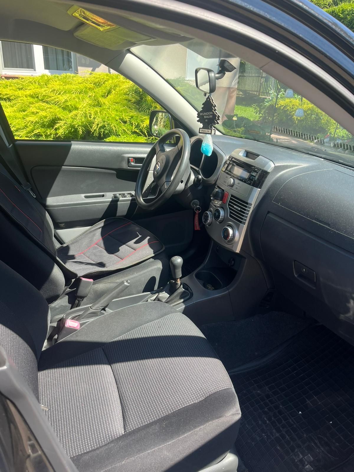 Sprzedam prywatny  samochód  osobowy Daihatsu J2