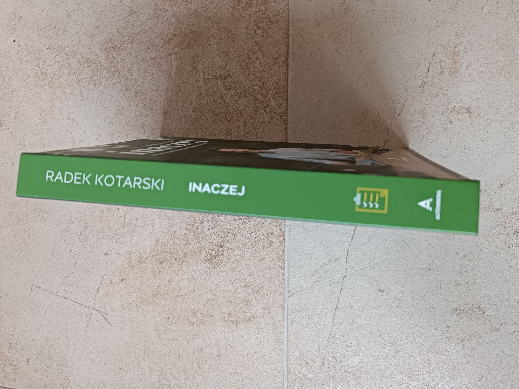 Książka "Inaczej" Radek Kotarski