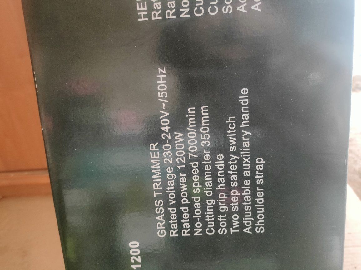 Urządzenie wielofunkcyjne ogrodowe na wysięgniku