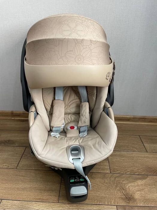 Автокрісло Cybex Cloud T i-Size Simply Flowers Beige