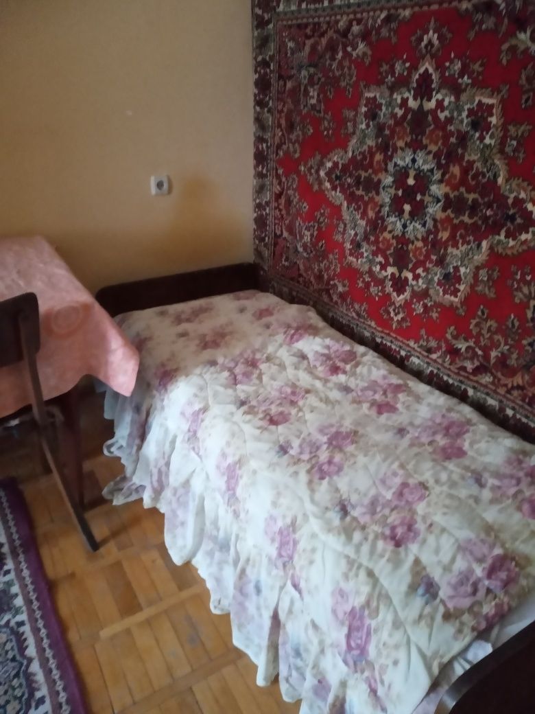 Здам кімнату в квартирі в р-ні Урожаю для двох хлопців без господаря.