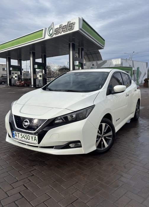 Оренда авто Nissan Leaf