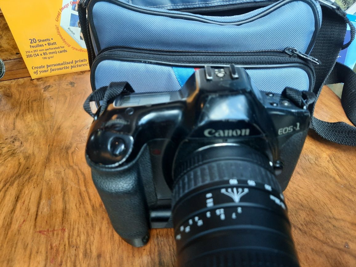 Canon EOS – 1 zoom Sigma 100-300 mm