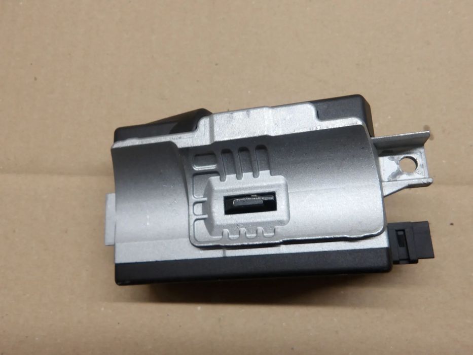 AUDI A4 B8 KOMBI 08-12 3.0TDI BLOKADA KOLUMNY KIEROWNICY 8K0905852D