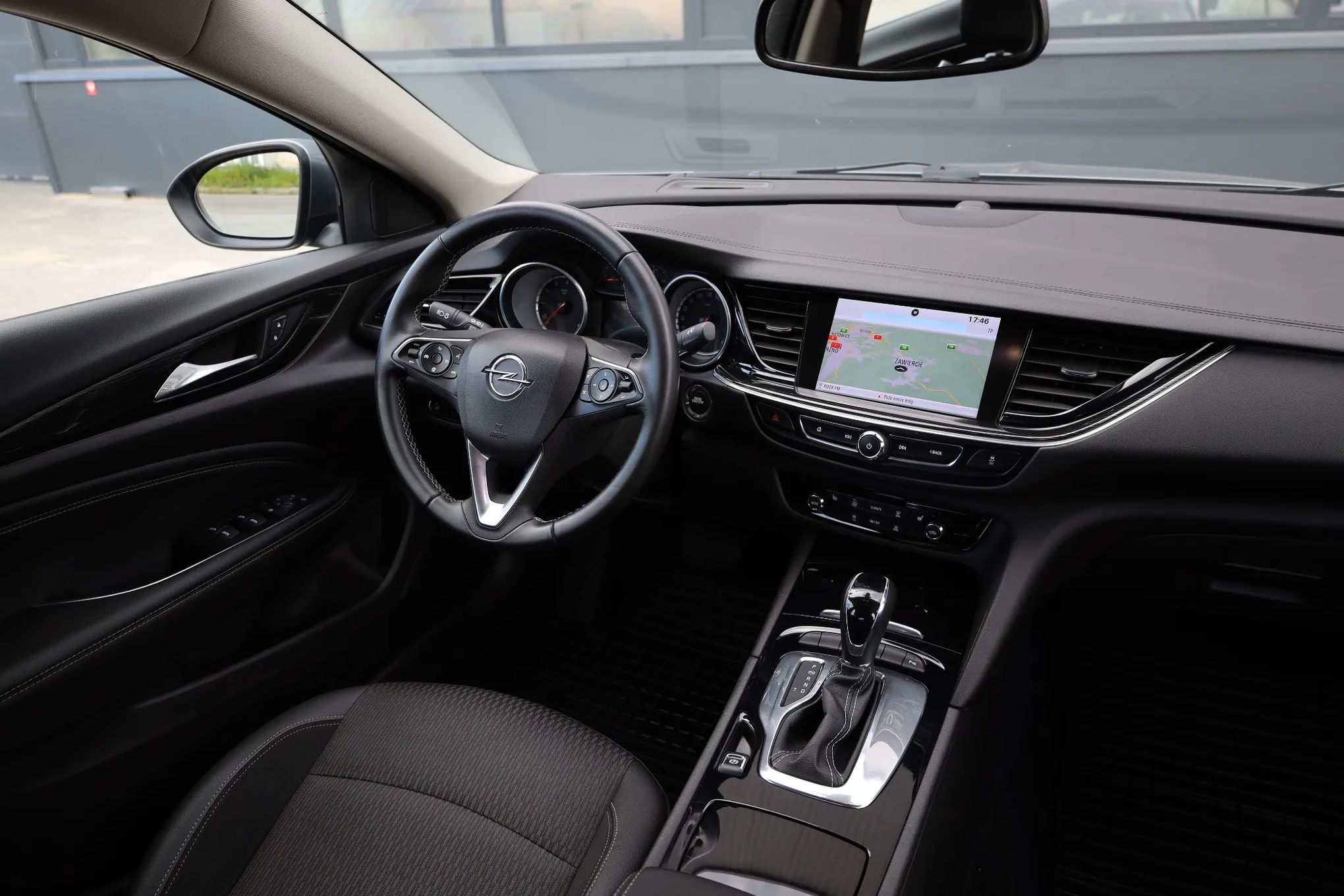 Opel Insignia 1,5T automat LED navi carplay PDC serwisowany