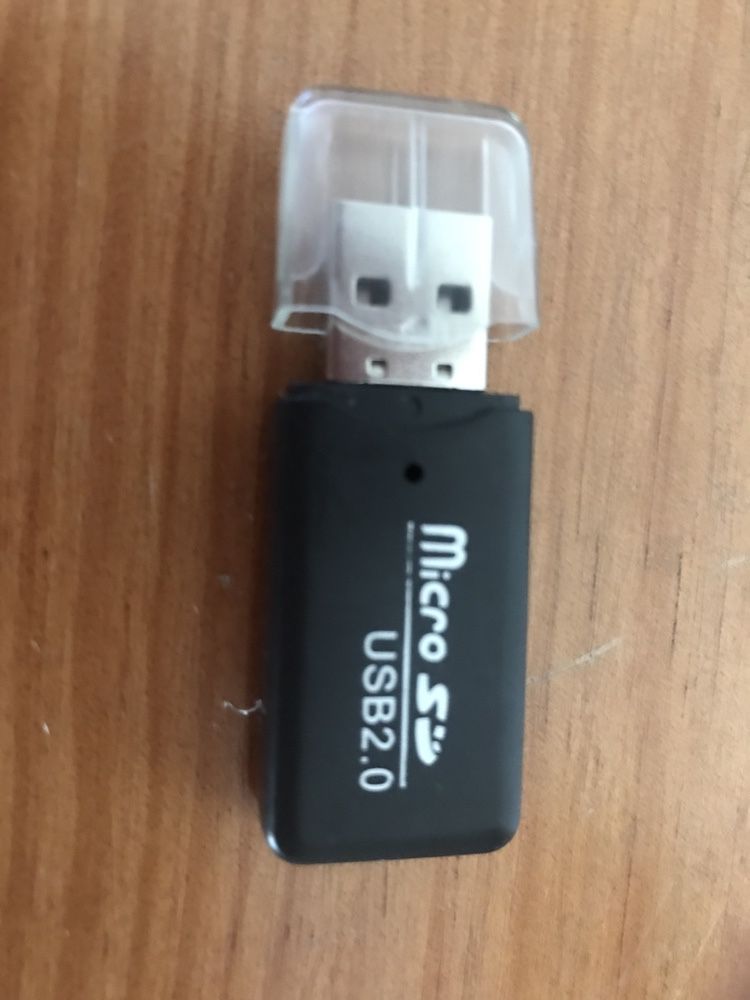 Adaptador USB para Micro USB com Leitor de cartoes SD e Micro SD