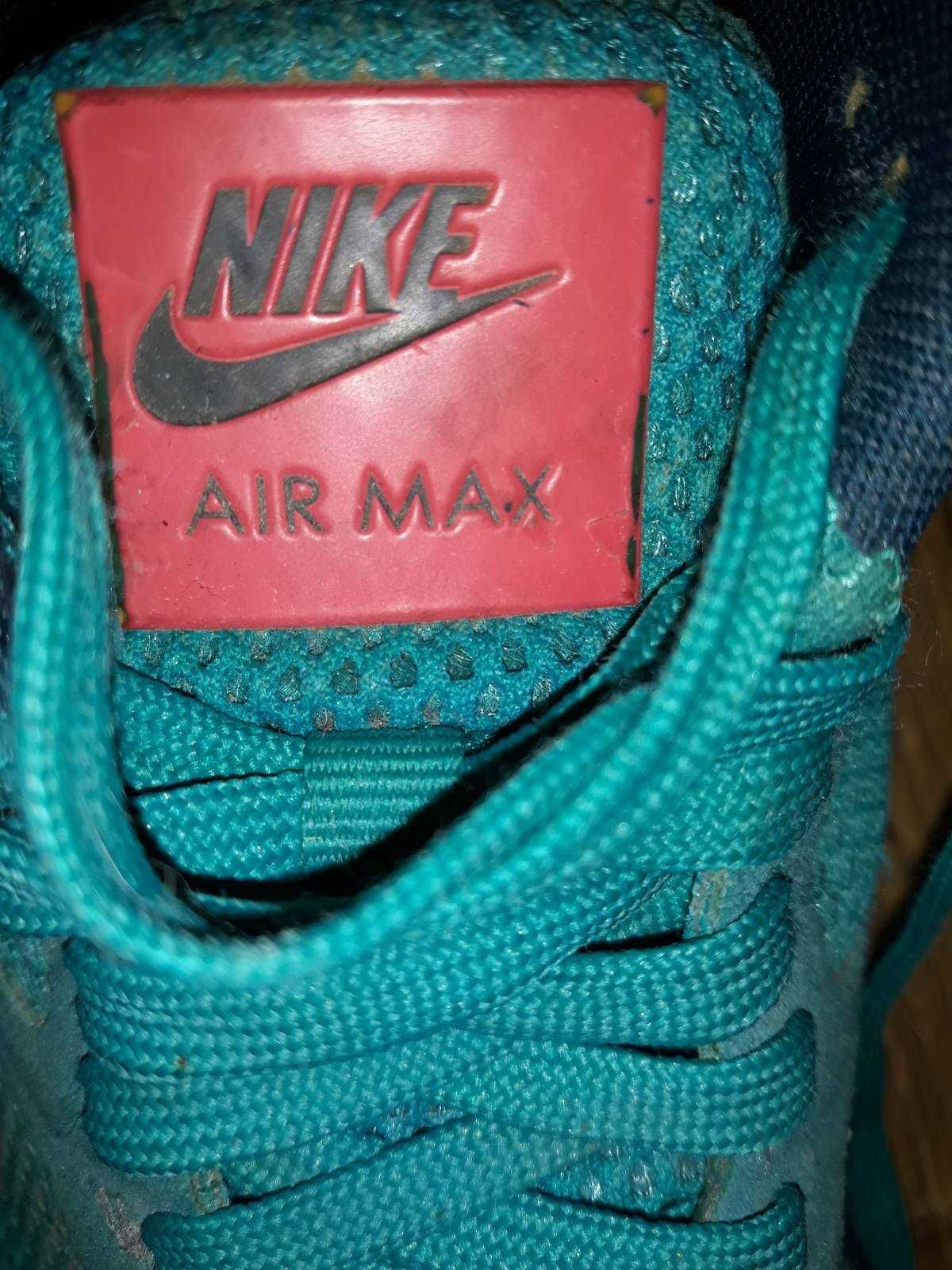 Дихаючі кросівки Nike.  Устілка 23 см.