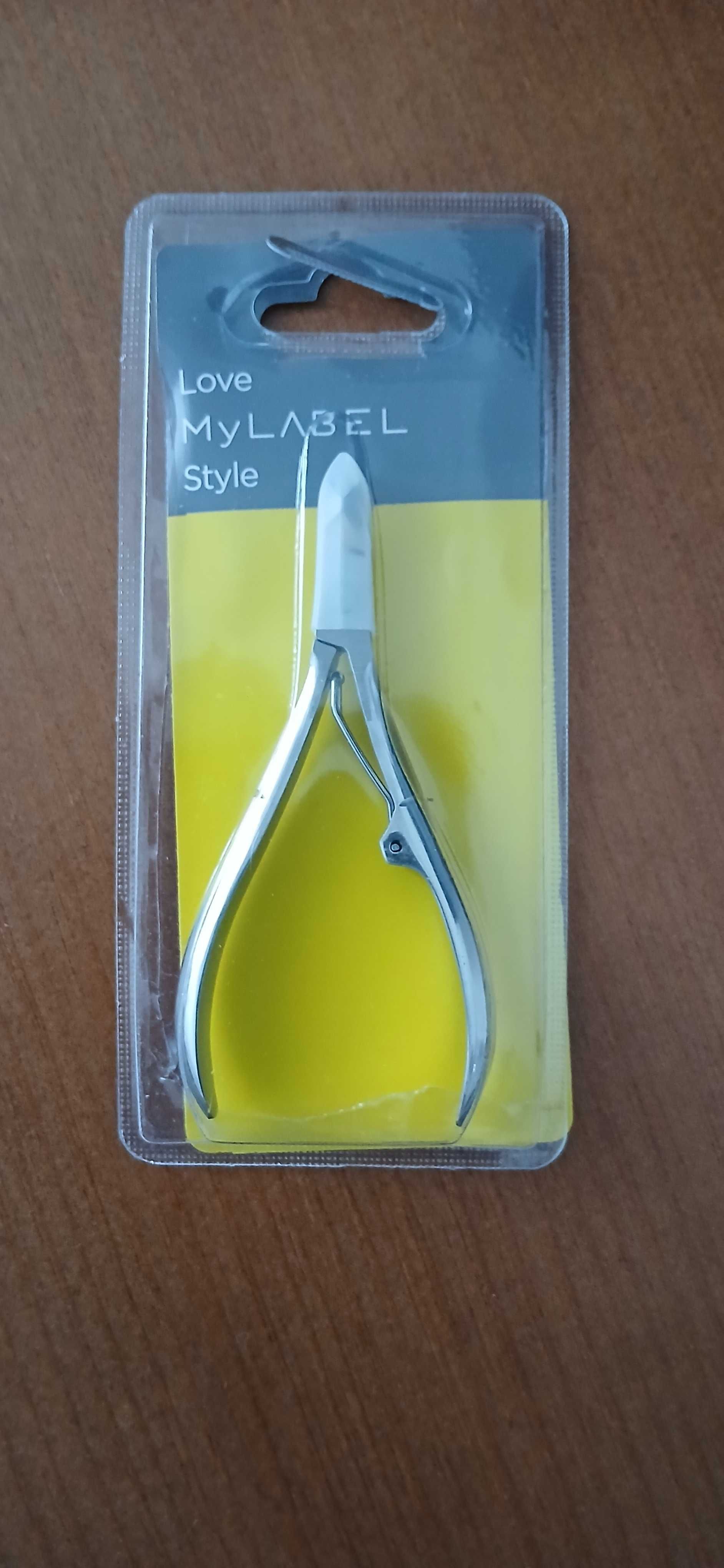 Alicate de cutículas unhas