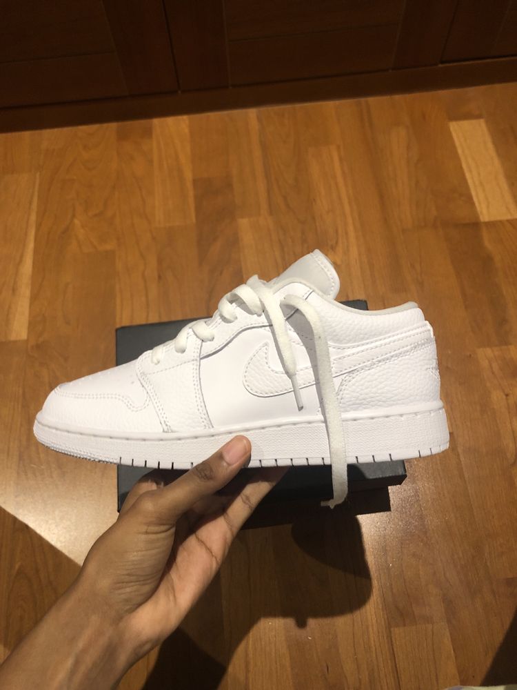 Jordan 1 Low Triple White