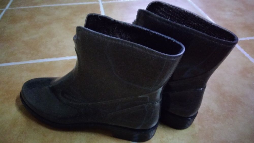 Botas/galochas, 38, pretas, chuva.