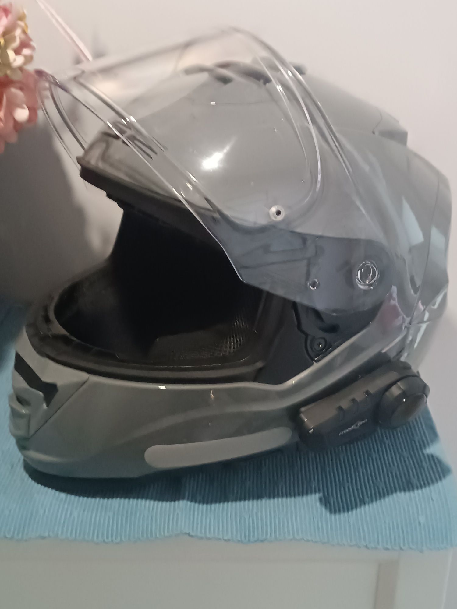 Sprzedam kask motocyklowy LS2.