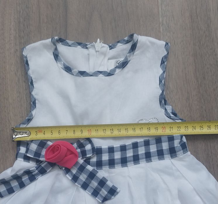 Нарядна сукня на дівчинку