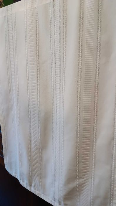 Zasłonki bawełniane krótkie kremowe z ażurowym wzorem 2kpl 75 zł