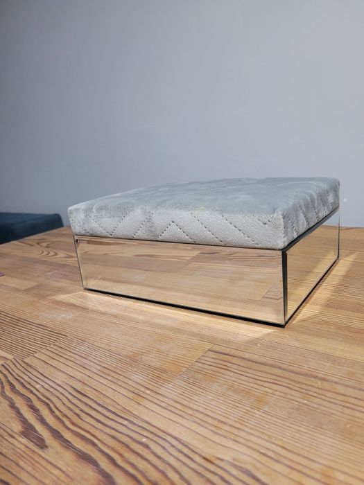 Srebne lustrzane pudełko na biżuterię