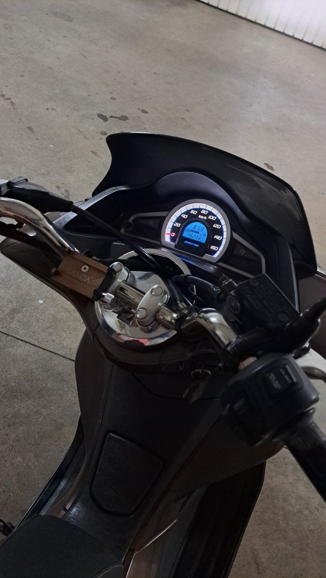 Vendo Honda PCX 125 cc castanha