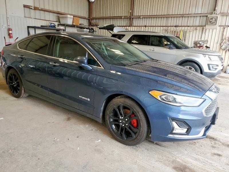 Ford Fusion Titanium 2019 /