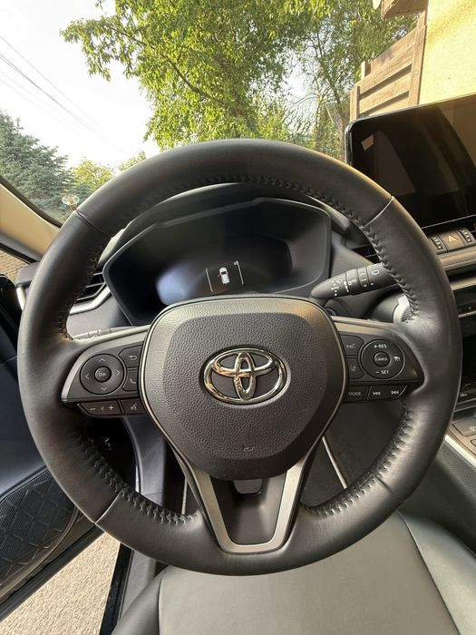 RAV 4 Hybrid 2023р від вдасника. Офіційний. Рік гарантії