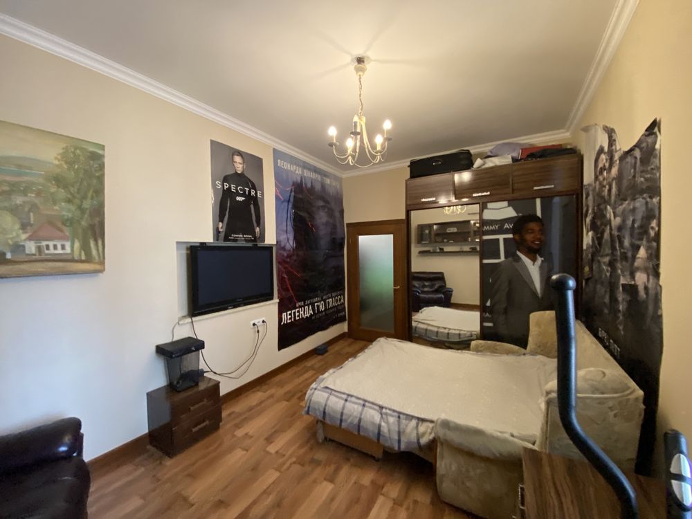 Продаю дом 160м2 в самом центре, возле ресторана Скорини
