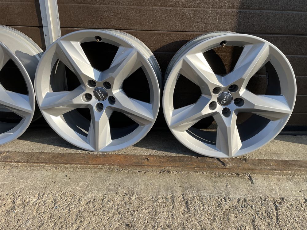 4x Alufelgi felgi aluminiowe 5x112 r19 et28 8J oryginalne Audi