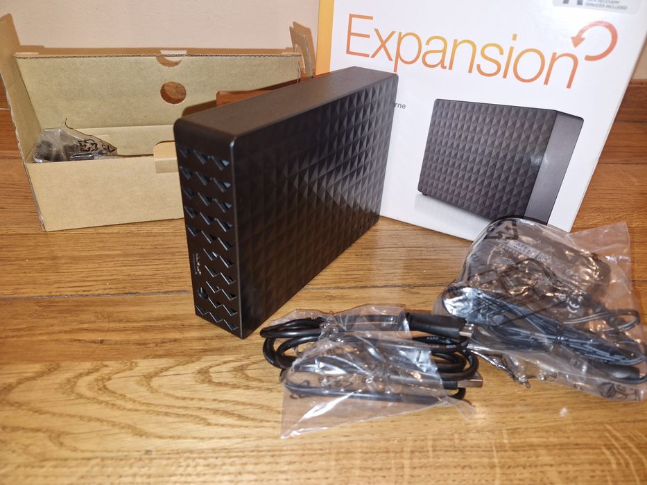 Dysk Zewnętrzny 16TB Seagate Exos X16 (ST16000NM001G) - Jak Nowy!