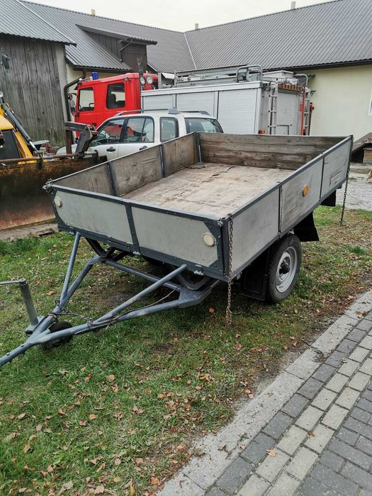 Przyczepka samochodowa