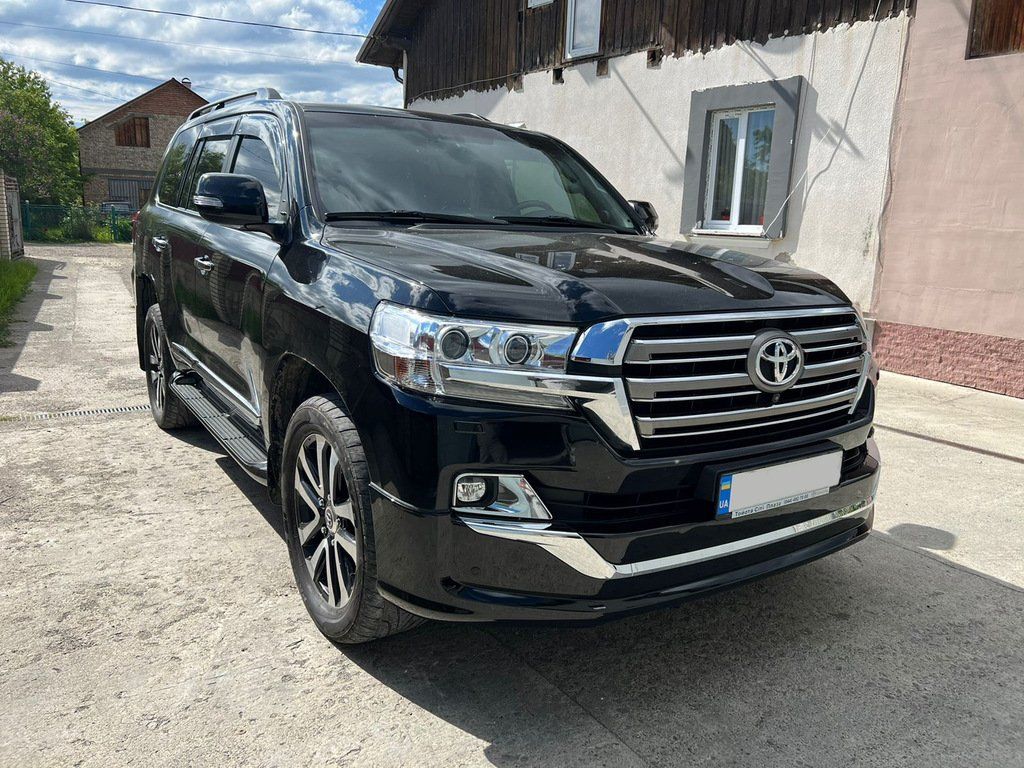 Toyota LandCruiser 200 Обвесы Executive 2019-2021 накладки на бампера
