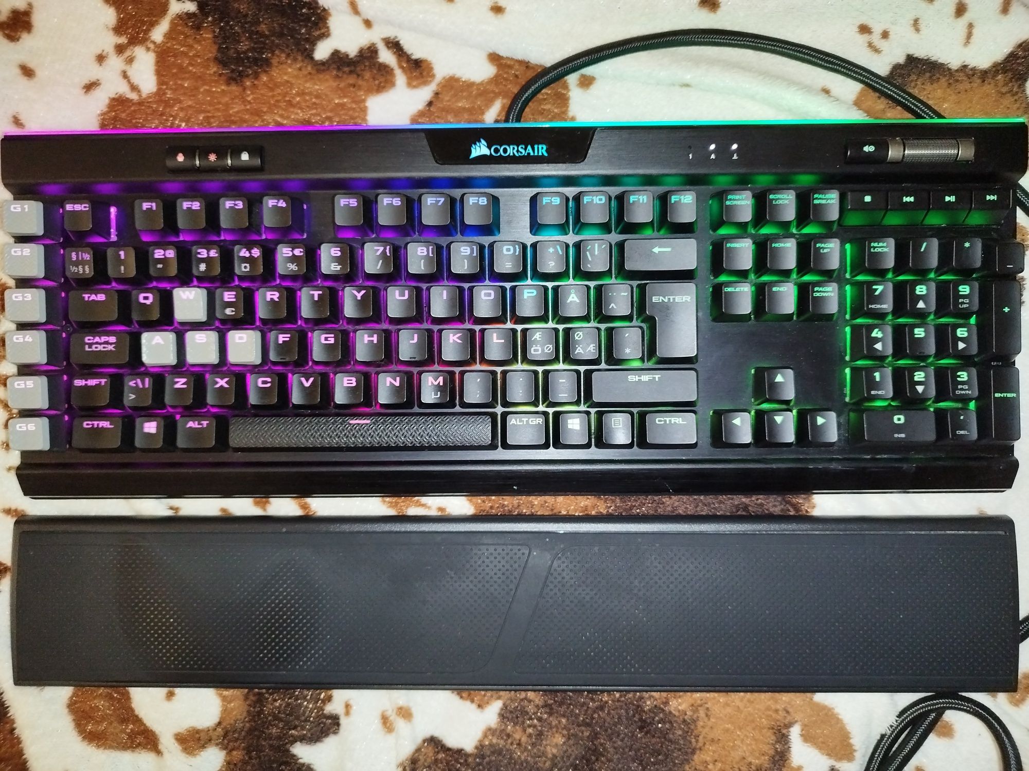 Клавиатура механическая Corsair K95 RGB Platinum
