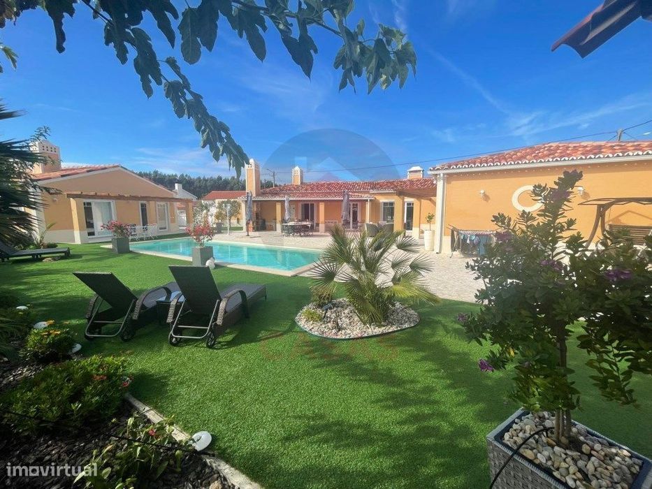 Moradia na Serra do Bouro com piscina privada perto da costa
