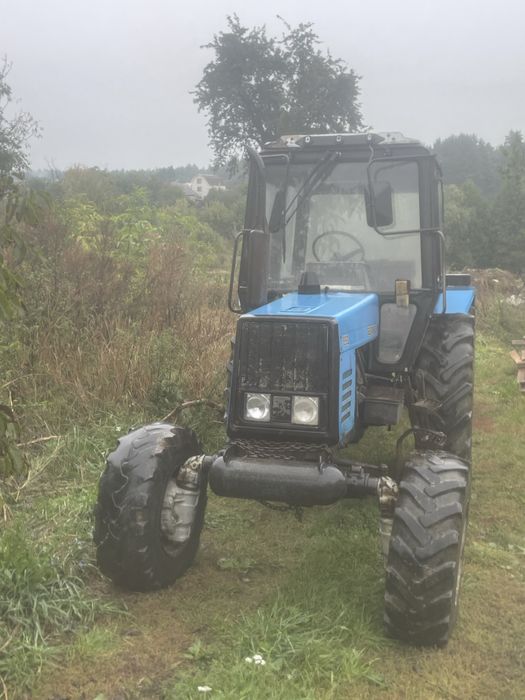 Продам трактор з навесним плуг лівосторонній