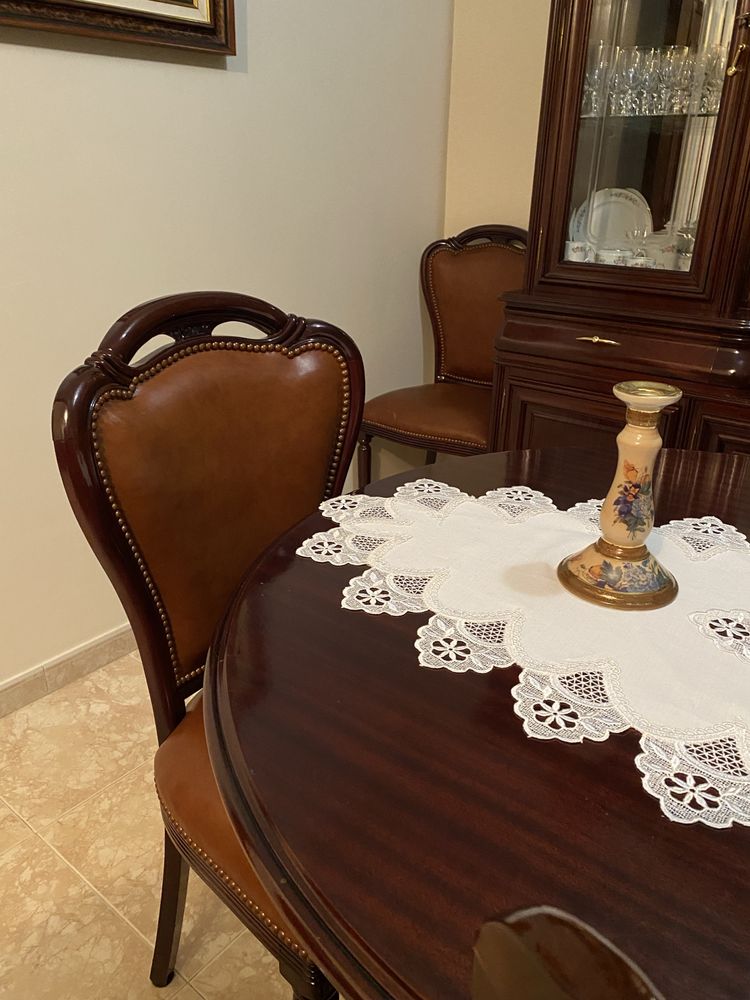 Mesa de jantar com 6 cadeiras