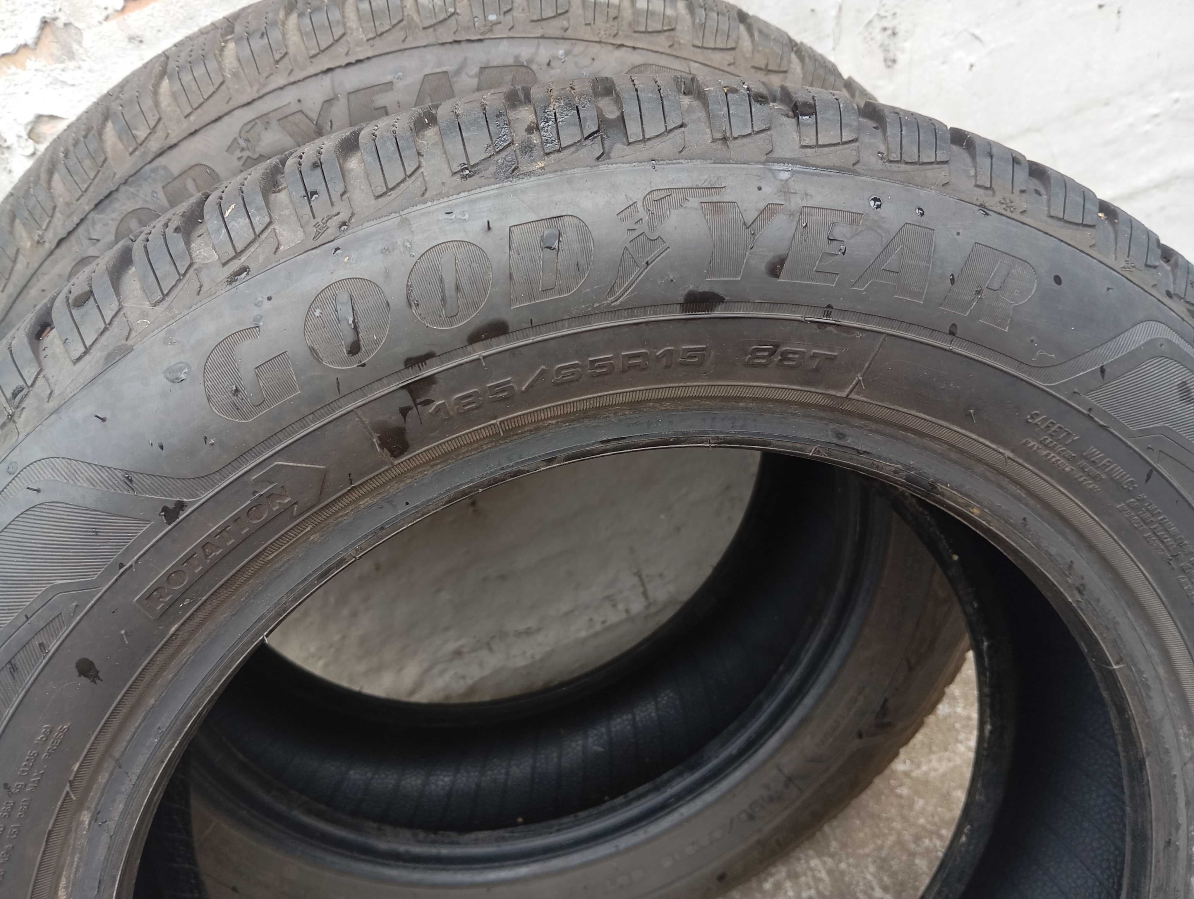 Продам 2 ската 186/65 р15 зима