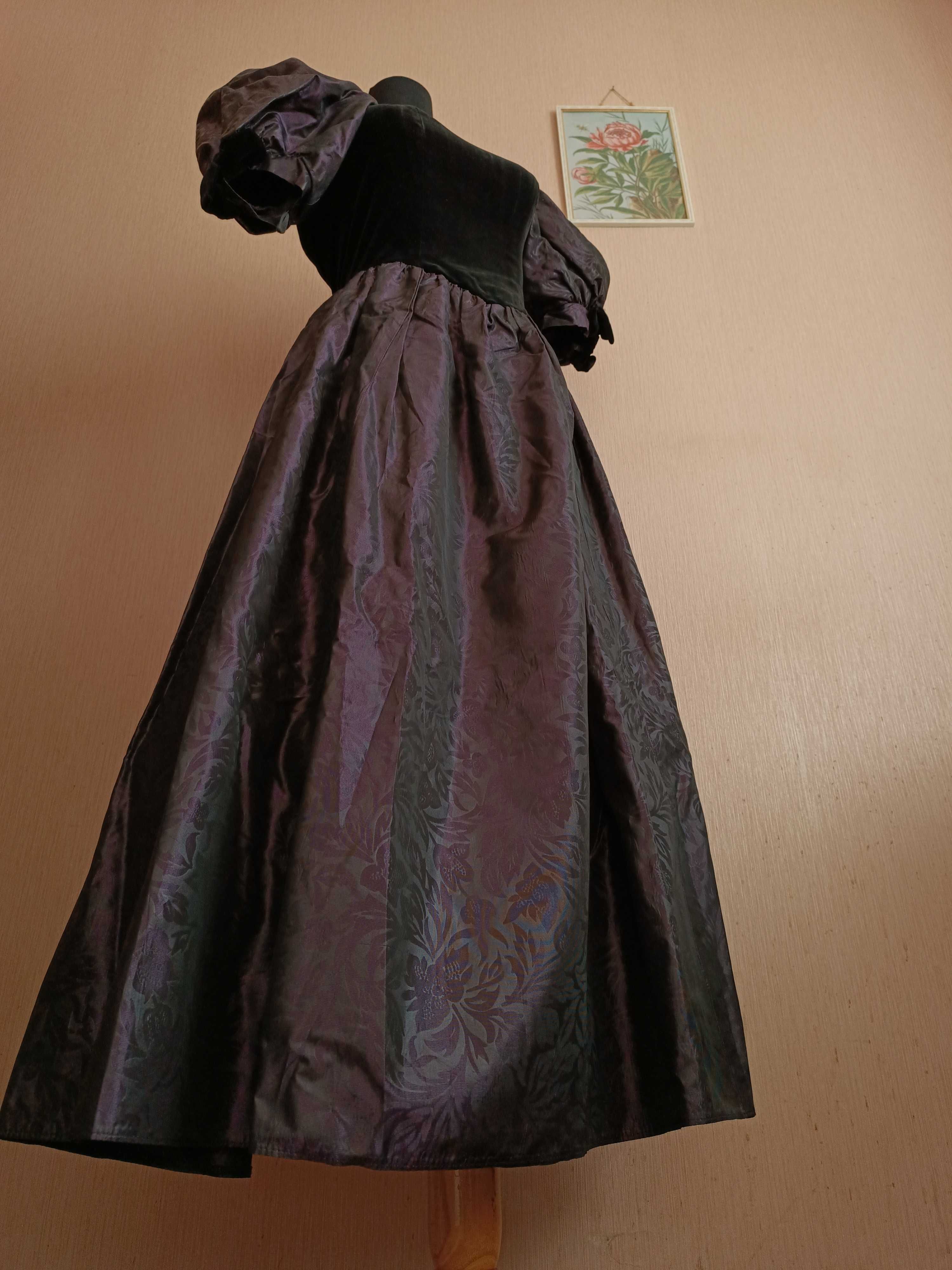 вінтажна святкова бальна сукня від Laura Ashley