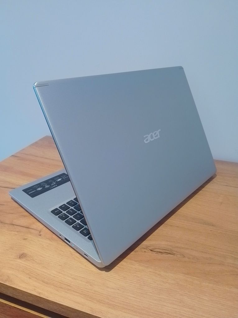 Laptop do pracy i gier
