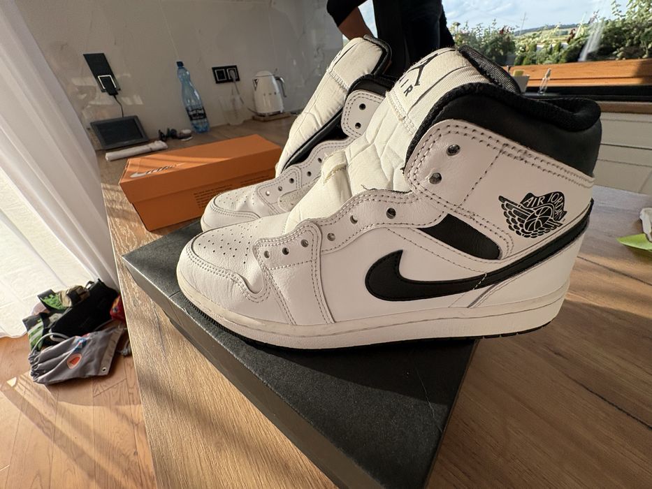 Nike Air Jordan 1 MID