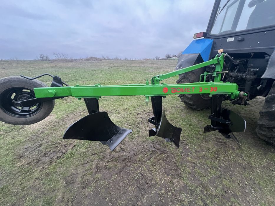 Продам плуг Бомет 3-30