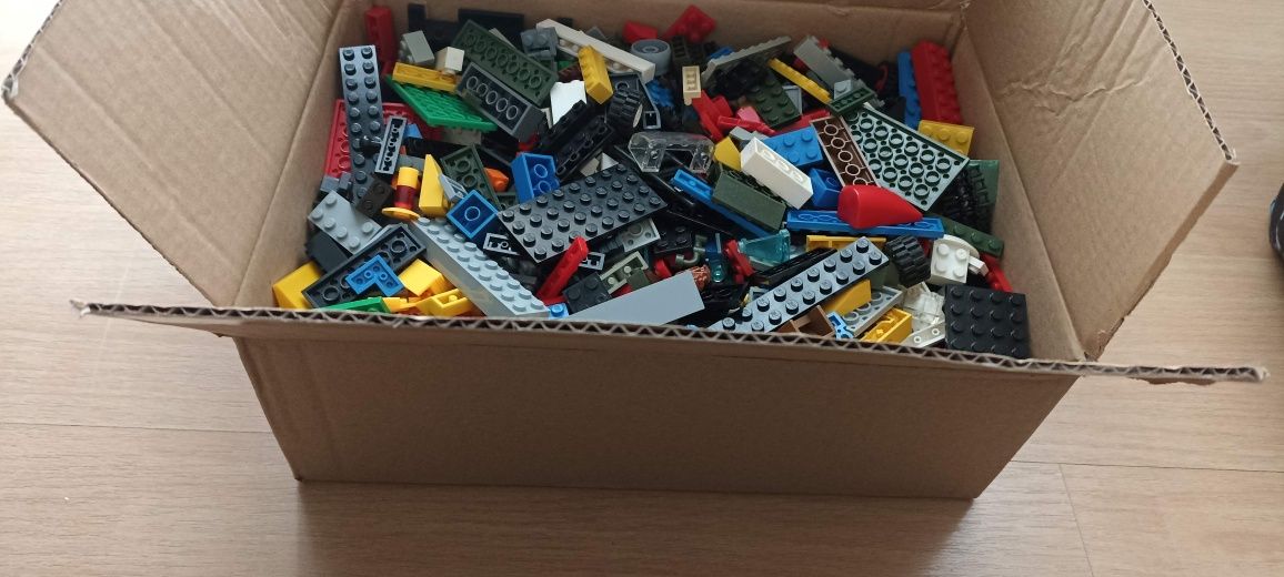 Mix kolorów LEGO, COBI i innych. 70 zł za kg