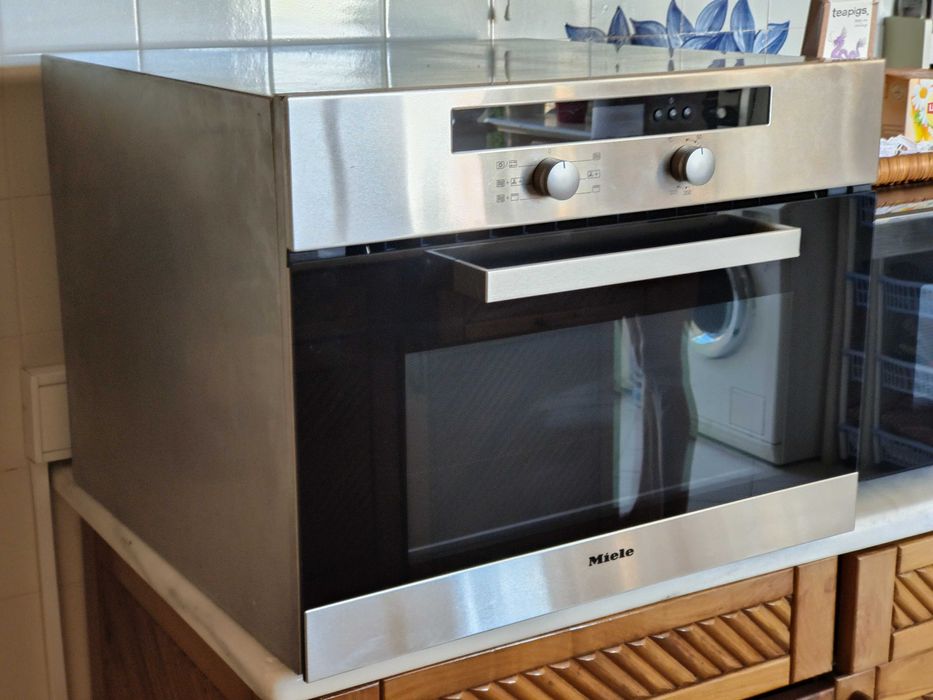 Miele Forno e Microondas 4010BM