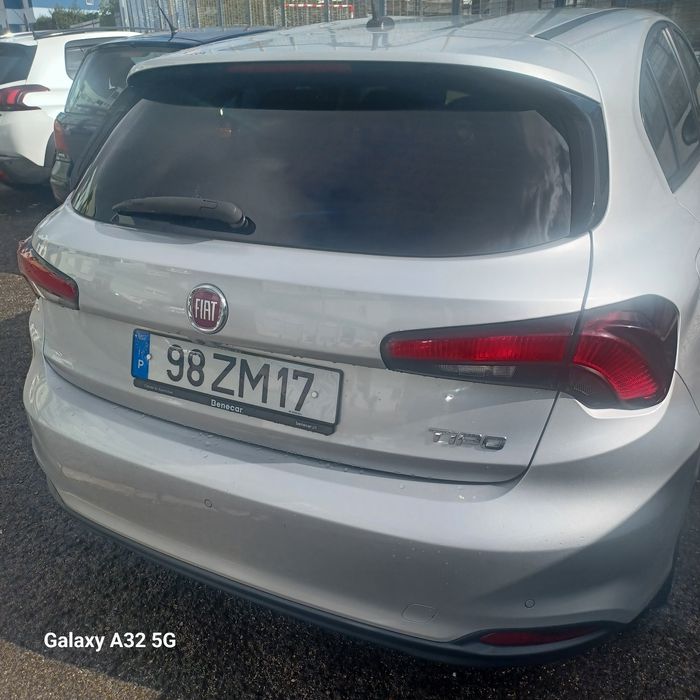 Tenho Automóveis de Tvde para aluguer