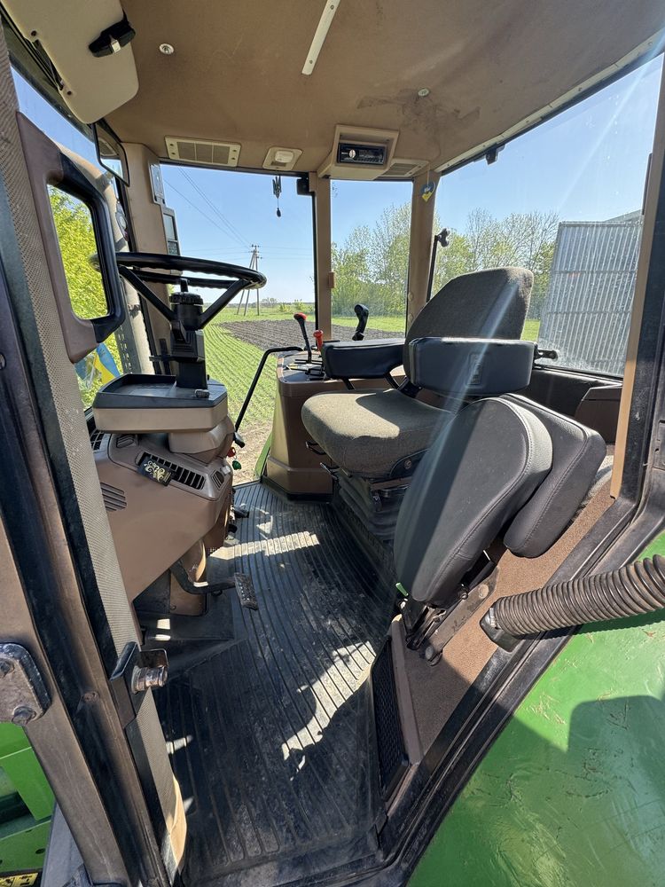Трактор John Deere 7700